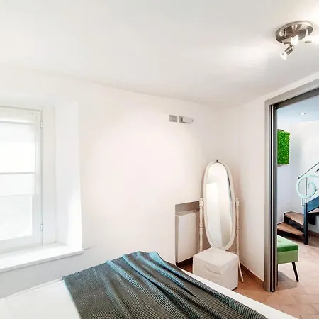 Altido Amazing House With Balcony & View