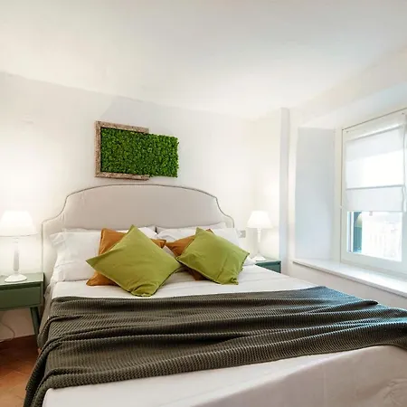 Altido Amazing House With Balcony & View דירה בלביו