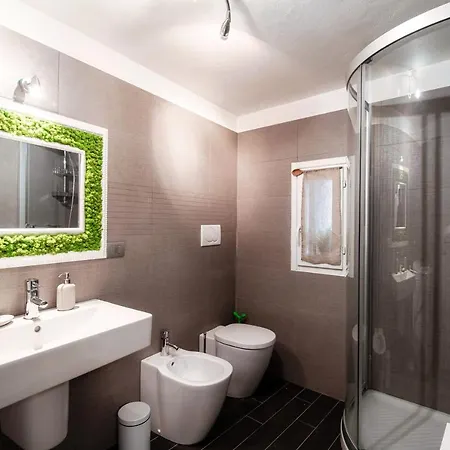 Altido Amazing House With Balcony & View בלביו