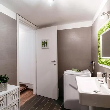 Altido Amazing House With Balcony & View * בלביו